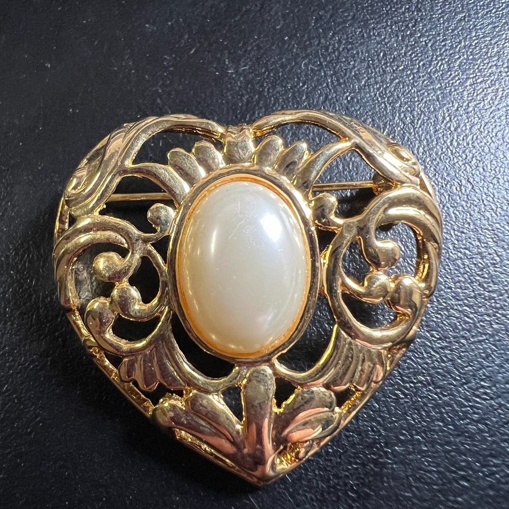 Open Metalwork Heart Brooch Faux Pearl Center Gold Tone Love Romance Pin
